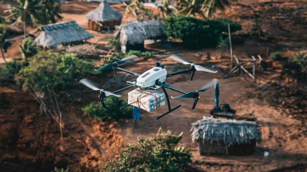 Drone transportant un colis