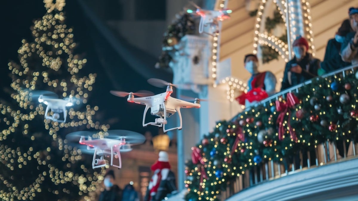 Drones illuminés en fête